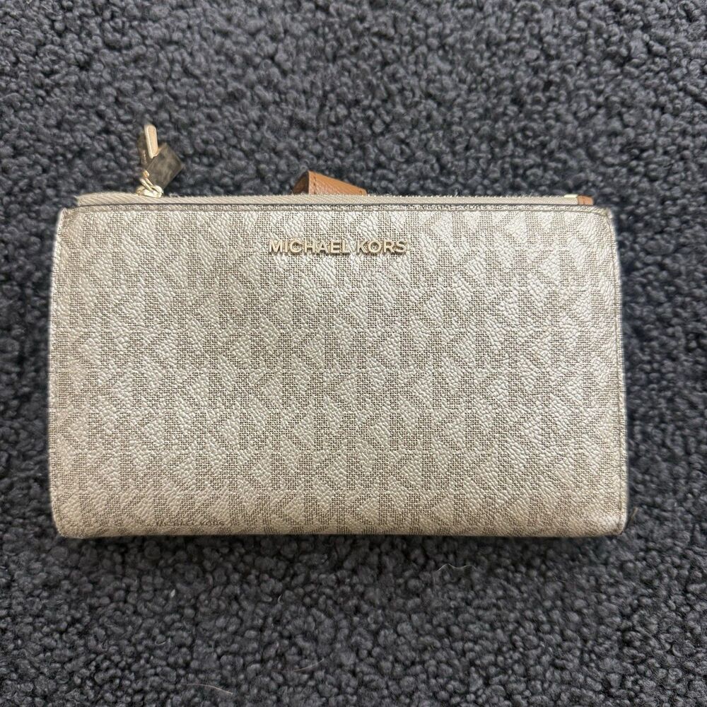 Michael Kors Jet Set Travel Large Logo Double Zip Continental Wristlet Vanilla